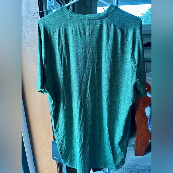 Lululemon Drysense Training Short Sleeve Shirt in Black / Faded Zap - Picture 6 of 12